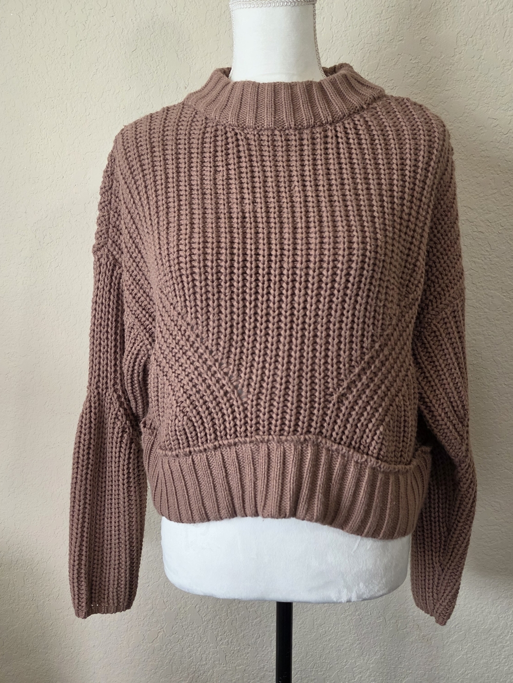 Moon & Madison Chunky Ribbed Knit Cropped Sweater S